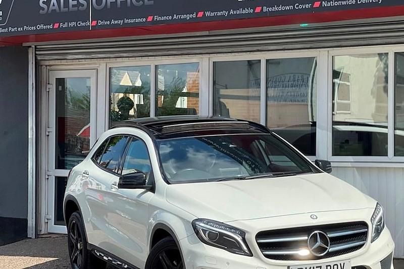Used Mercedes GLA250 AMG line 2017 White SUV