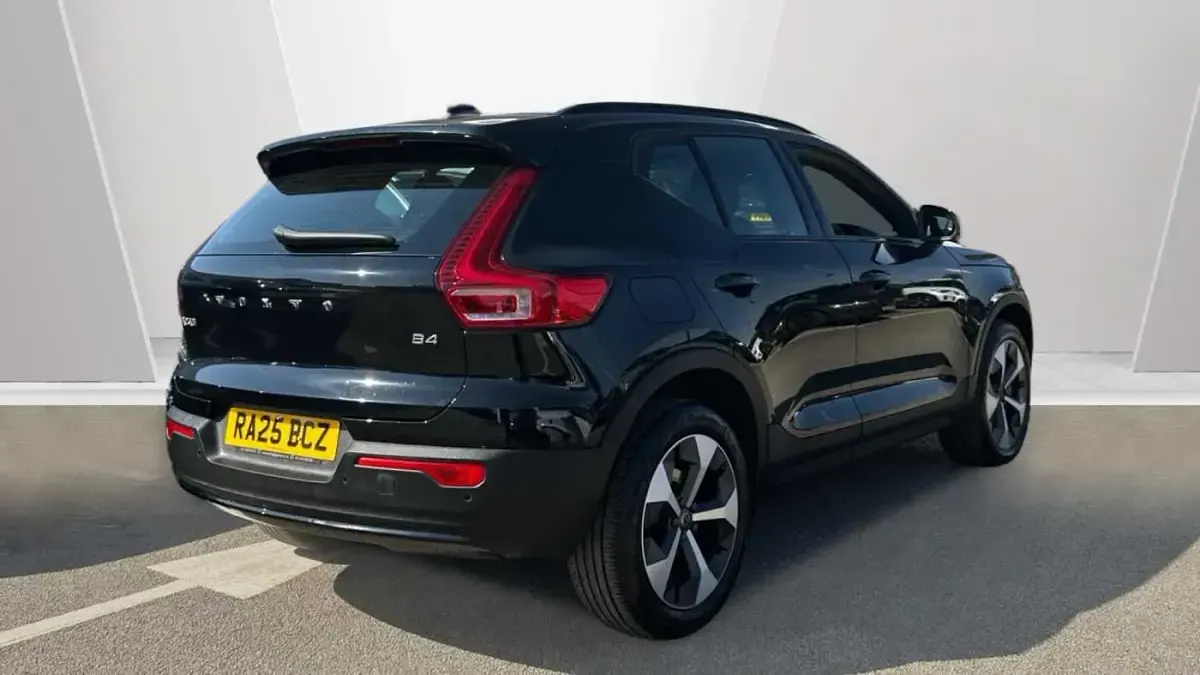 Used Volvo XC40 Plus 194 HP (142 kW) 2026 SUV