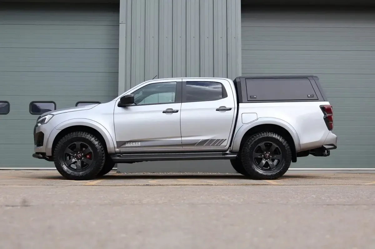 New Isuzu D-Max 2026 Silver Pickup