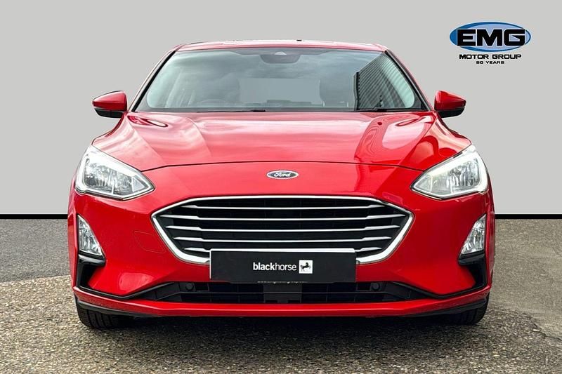 Used Ford Focus Zetec 120 HP (88 kW) 2019 Red Hatchback