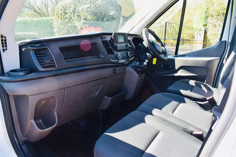 Used Ford Transit 130 HP (95 kW) 2022 White Cabriolet