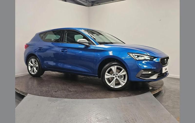 Begagnad Seat Leon FR 204 HK (150 kW) 2024 Blå Halvkombi