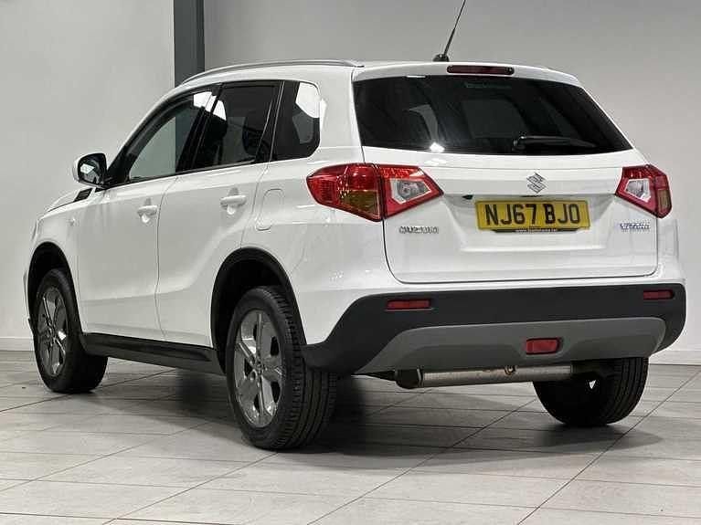 Used Suzuki Vitara SZ-T 120 HP (88 kW) 2017 White SUV