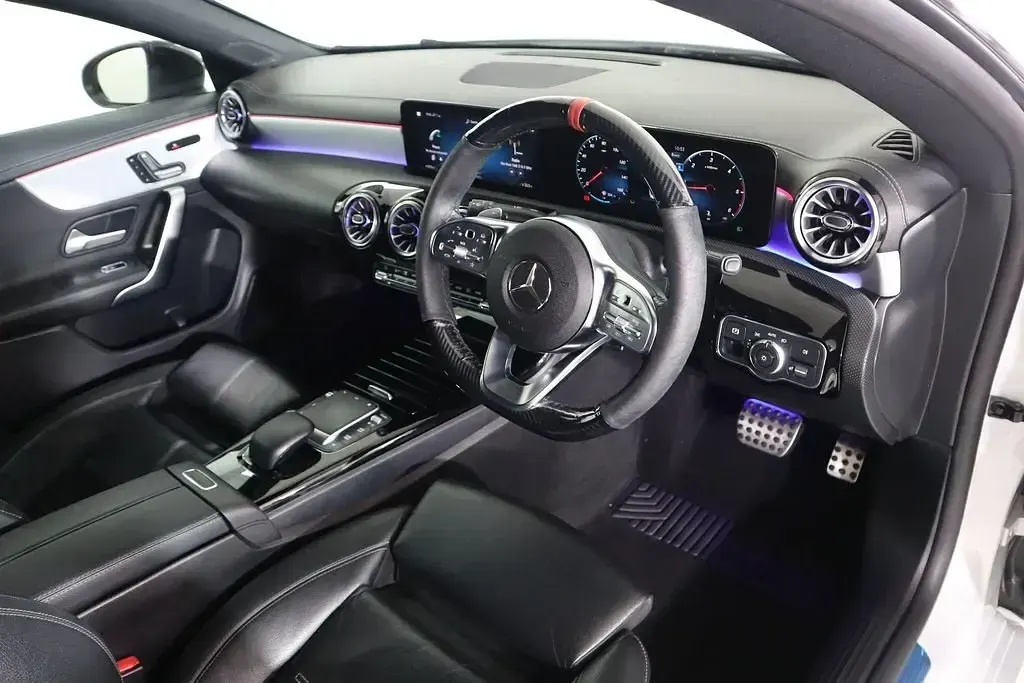 Begagnad Mercedes CLA220 AMG line 2021 Vit Sedan