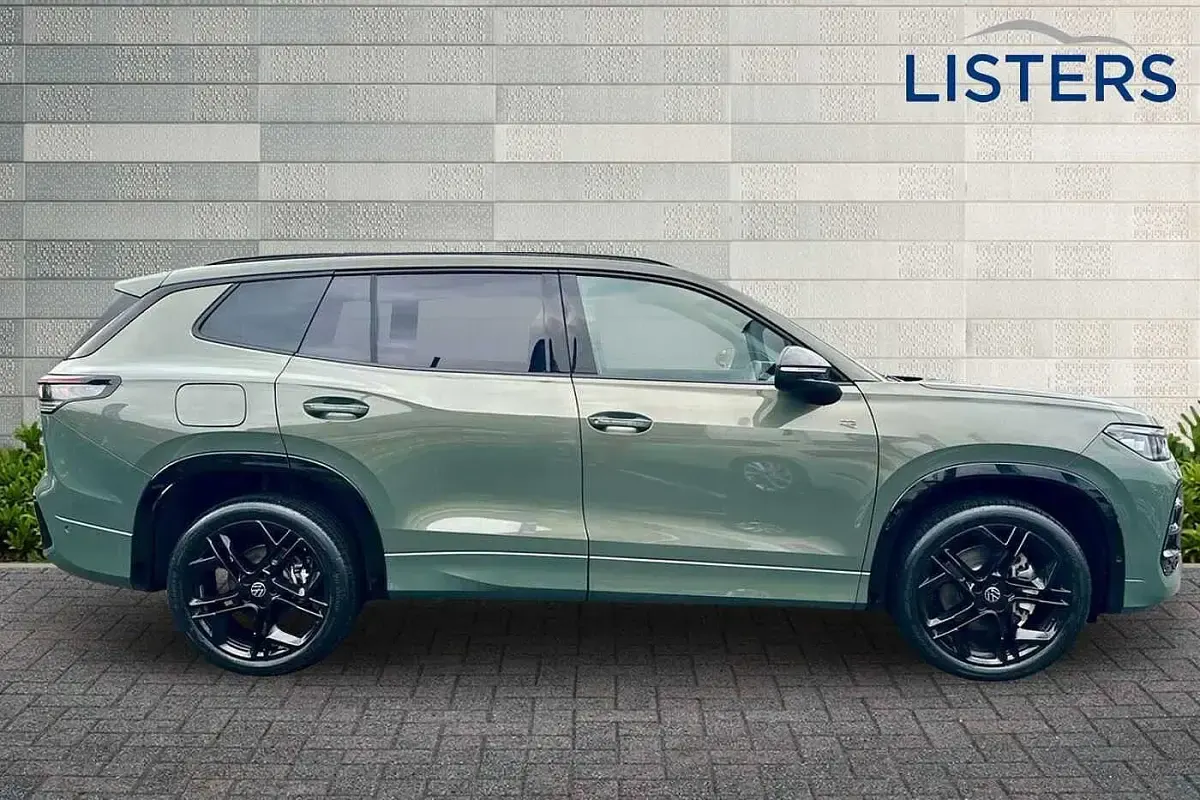 Used VW Tayron R-line 272 HP (200 kW) 2026 Cipressino green SUV