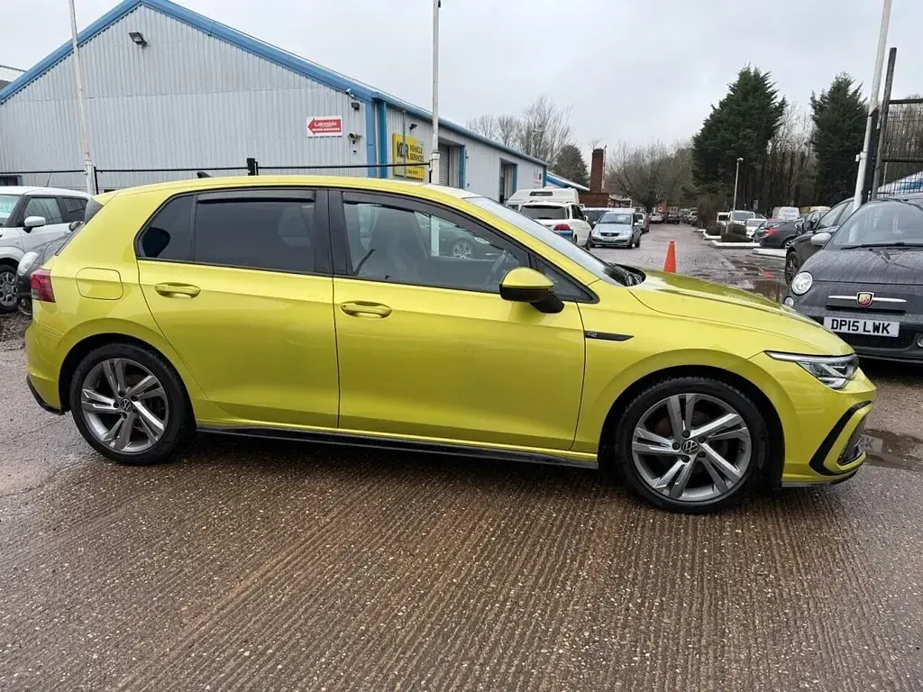 Used VW Golf VII R-line 150 HP (110 kW) 2021 Yellow Hatchback