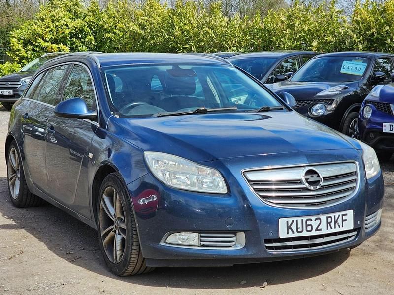 Used Vauxhall Insignia S 160 HP (117 kW) 2012 Blue Estate