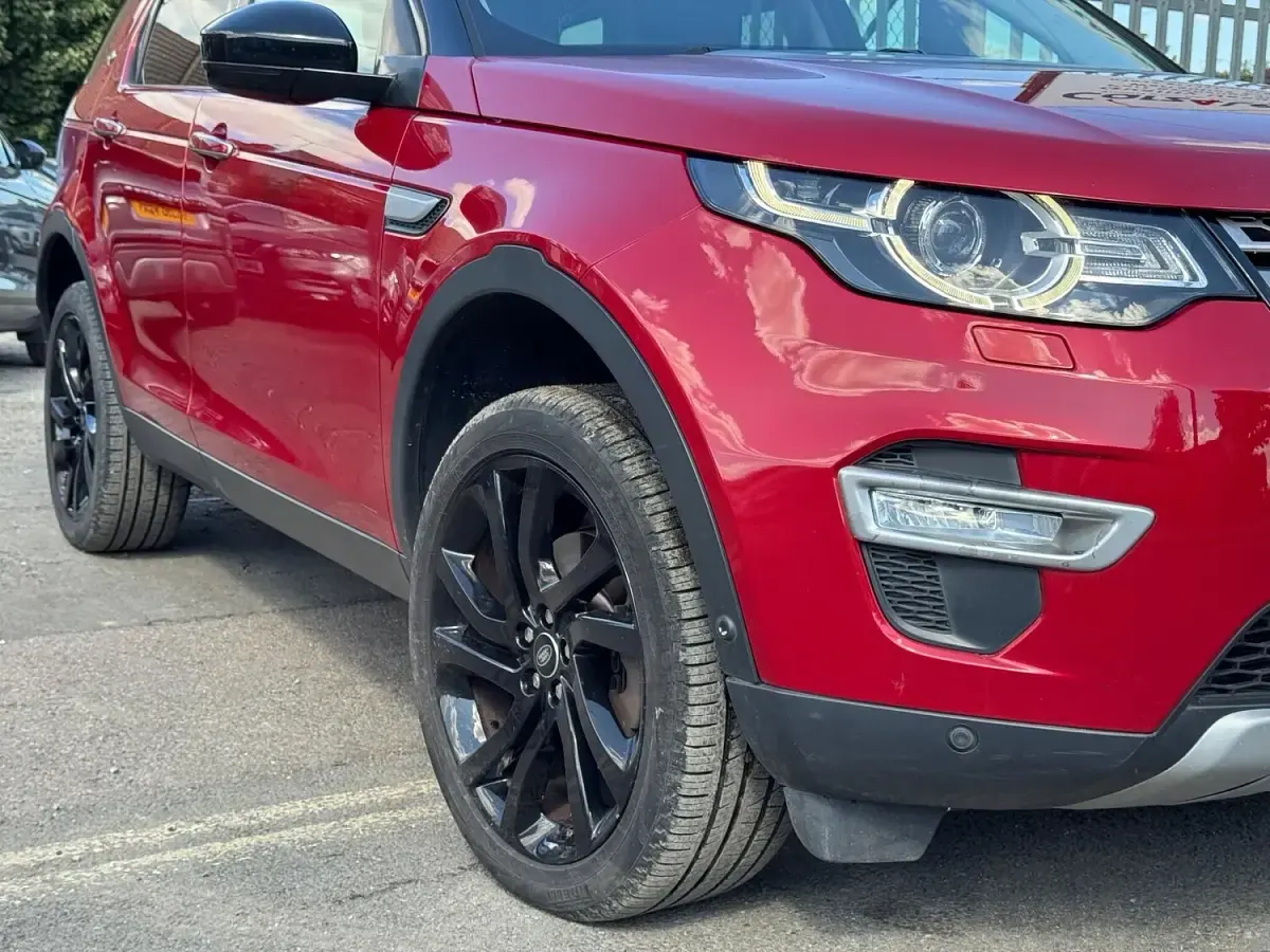 Used Land Rover Discovery Sport HSE Luxury 180 HP (132 kW) 2019 Red SUV