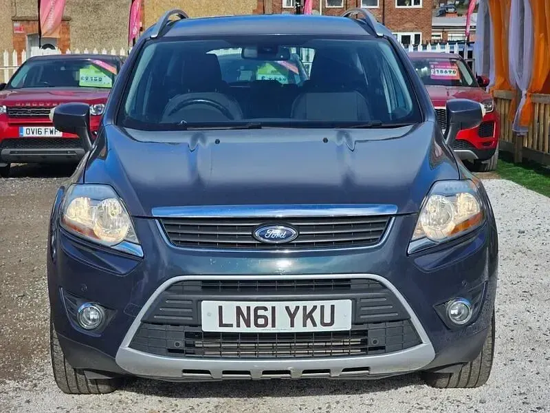 Usado Ford Kuga Titanium 140 HP (102 kW) 2011 Azul SUV