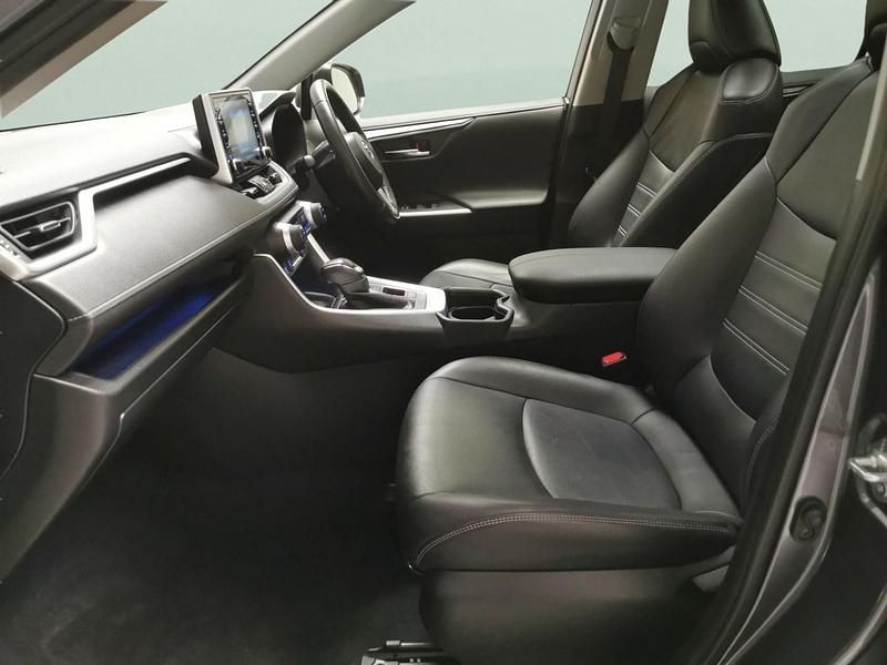 Used Toyota RAV4 Hybrid 218 HP (160 kW) 2021 Grey SUV