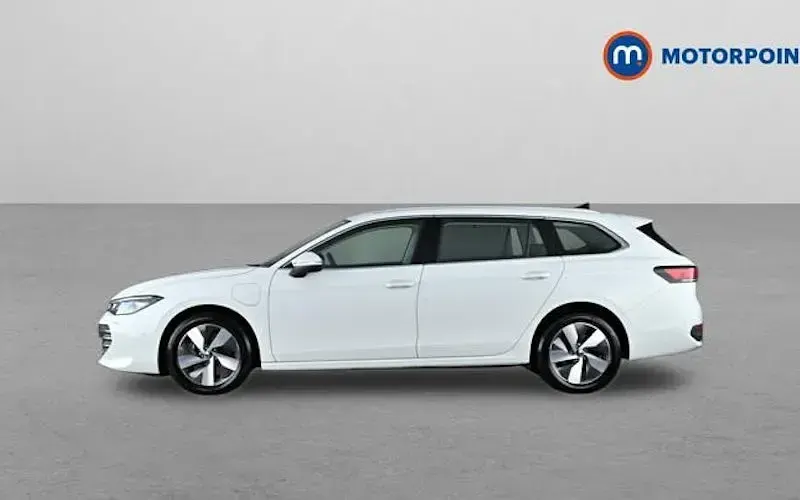 Begagnad VW Passat Life 204 HK (150 kW) 2025 Vit Kombi