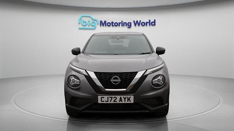 Used Nissan Juke N-Connecta 114 HP (83 kW) 2023 Grey SUV