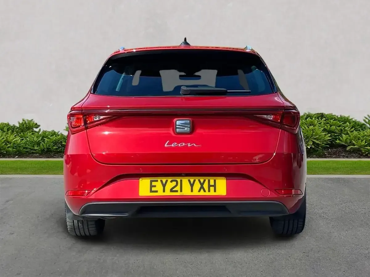 Used Seat Leon XCELLENCE Lux 272 HP (200 kW) 2021 Red Estate