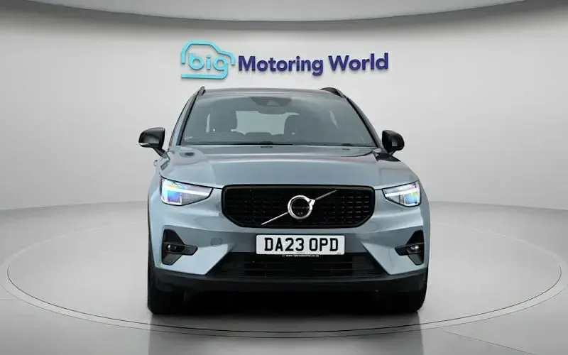 Used Volvo XC40 Plus 211 HP (155 kW) 2023 Grey SUV