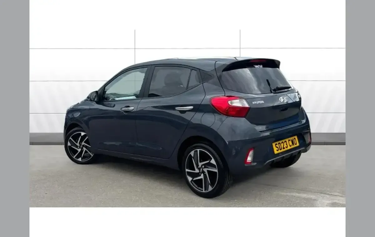 Used Hyundai i10 Premium 67 HP (49 kW) 2023 Grey Hatchback