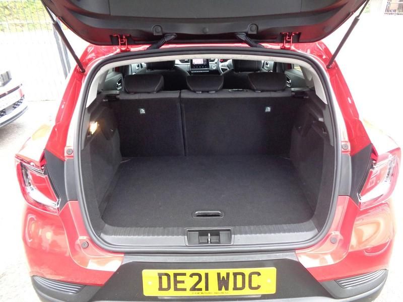 Used Renault Captur Iconic 140 HP (102 kW) 2021 Red SUV