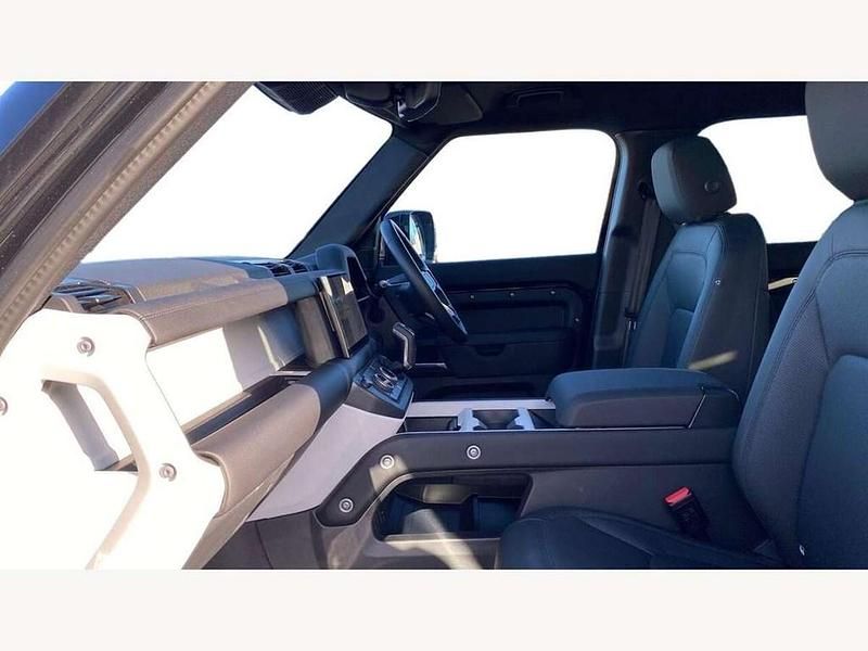 Used Land Rover Defender SE Dynamic 250 HP (183 kW) 2024 Black SUV