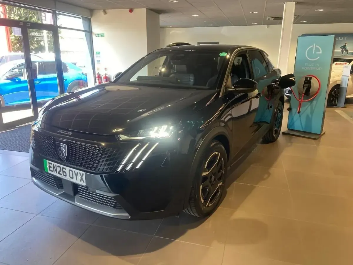 New Peugeot e-3008 Allure 152 kW (207 HP) 2026 Black SUV