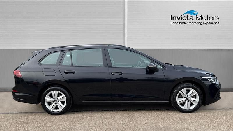 Used VW Golf VIII Life 150 HP (110 kW) 2022 Black Estate