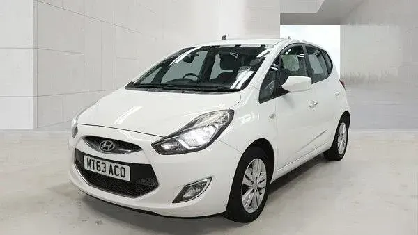 Used Hyundai ix20 Active 125 HP (91 kW) 2013 White Hatchback
