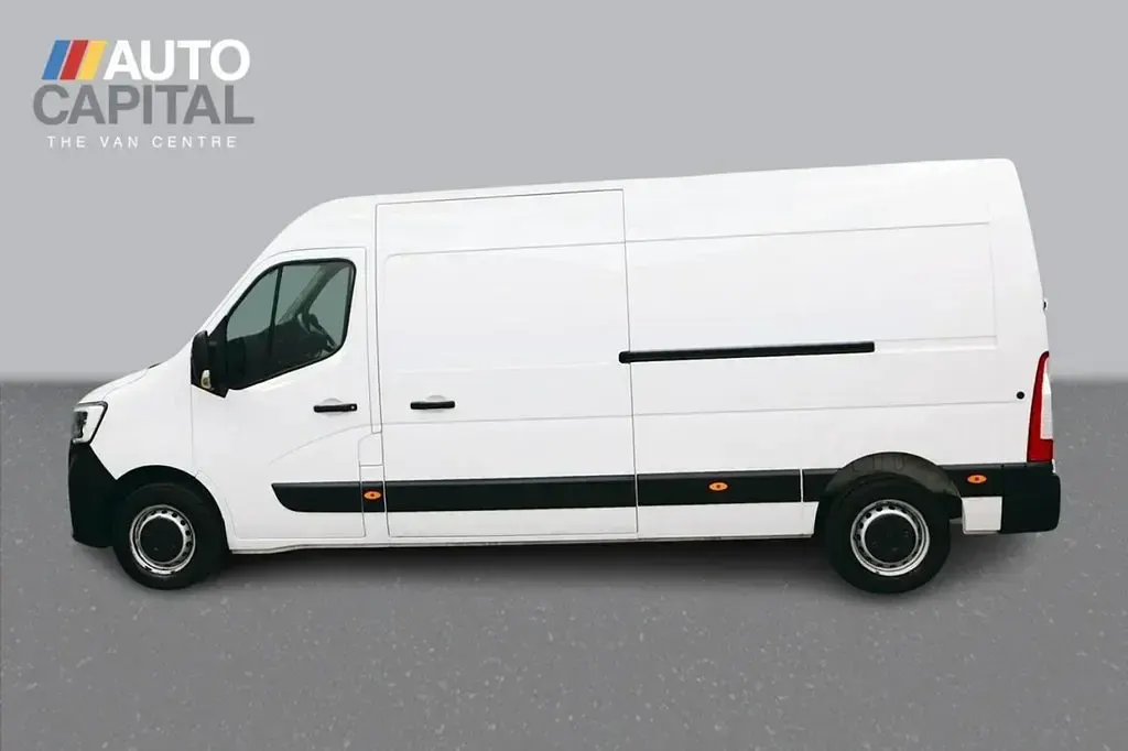 Used Renault Master Business 135 HP (99 kW) 2022 White MPV