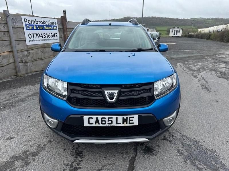 Usado Dacia Sandero Ambiance 90 CV (66 kW) 2015 Azul Utilitario
