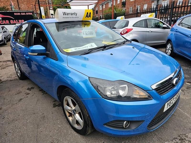 Blue Used 2009 Ford Focus Zetec Hatchback | £2,195 (Fair price) - Image 1/4