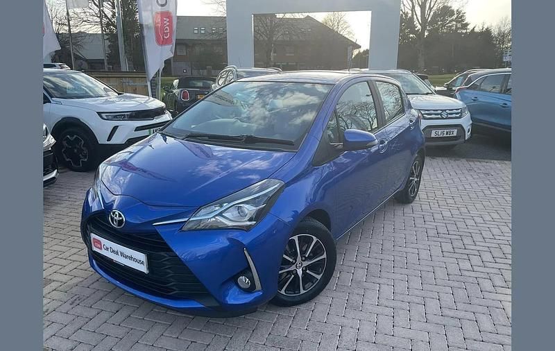 Used Toyota Yaris 109 HP (80 kW) 2019 Blue Hatchback