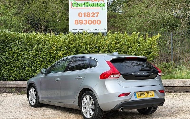 Usado Volvo V40 Inscription 150 HP (110 kW) 2018 Prateado Citadino