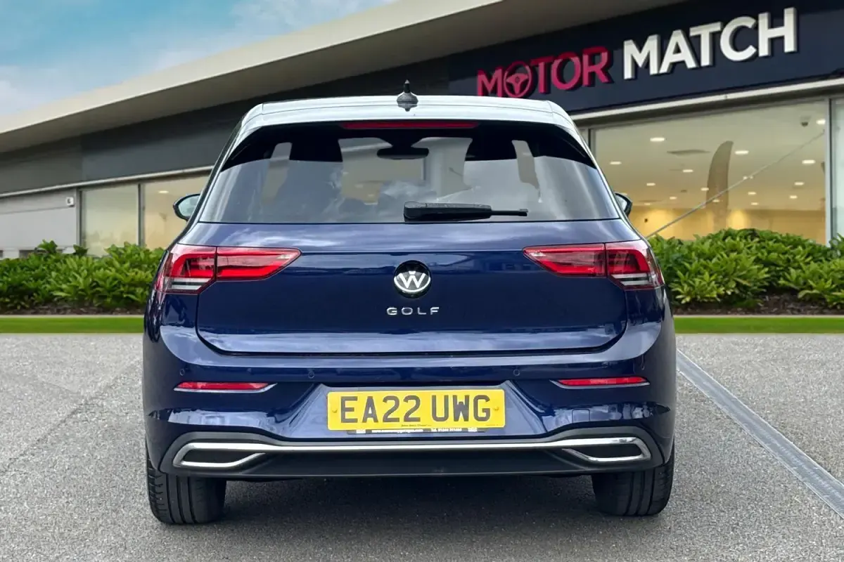Usado VW Golf VIII Active 2022 Azul Utilitario