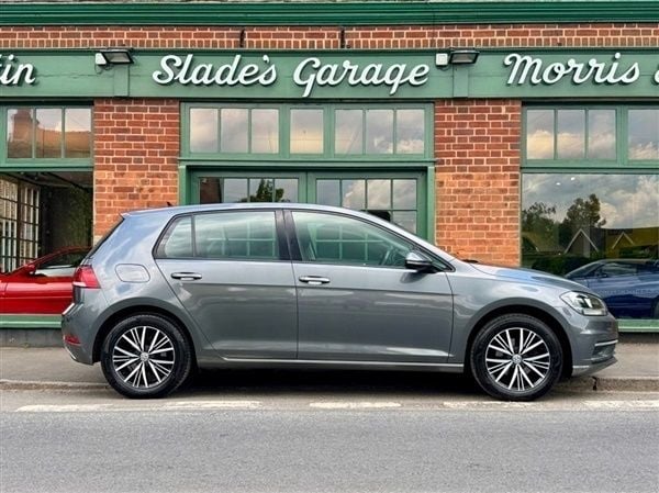 Indium grey metallic Used 2018 VW Golf VII SE Hatchback | £11,450 (Fair price) - Image 1/1