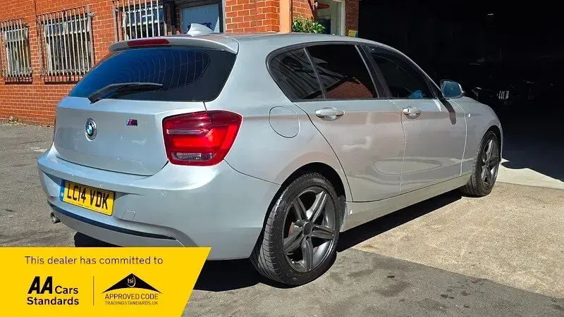Used BMW 118 Sport Line 143 HP (105 kW) 2014 Silver Hatchback