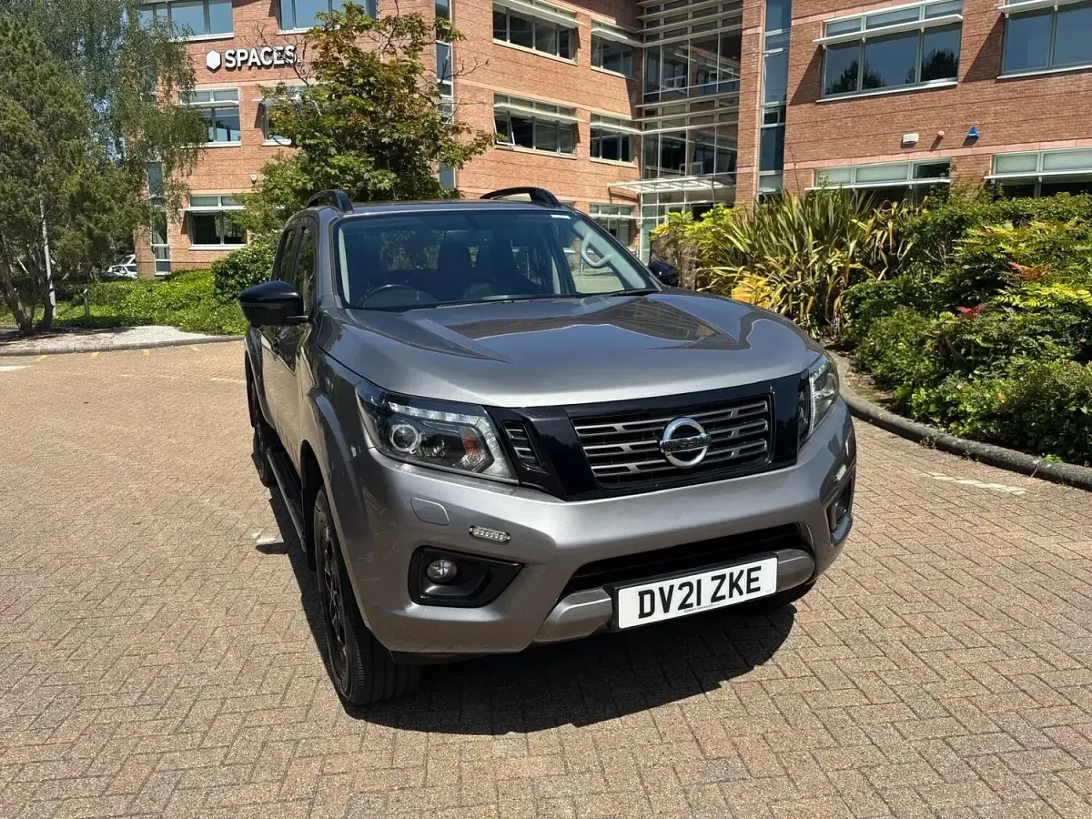 Used Nissan Navara N-Guard 190 HP (139 kW) 2021 Grey Pickup