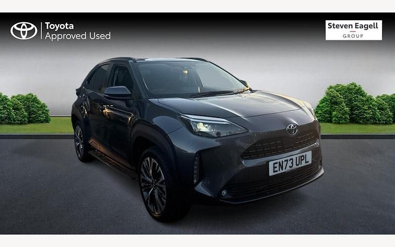 Used 2025 Toyota Yaris Hybrid Estate | £25,950 (A bit pricey) - Image 1/4