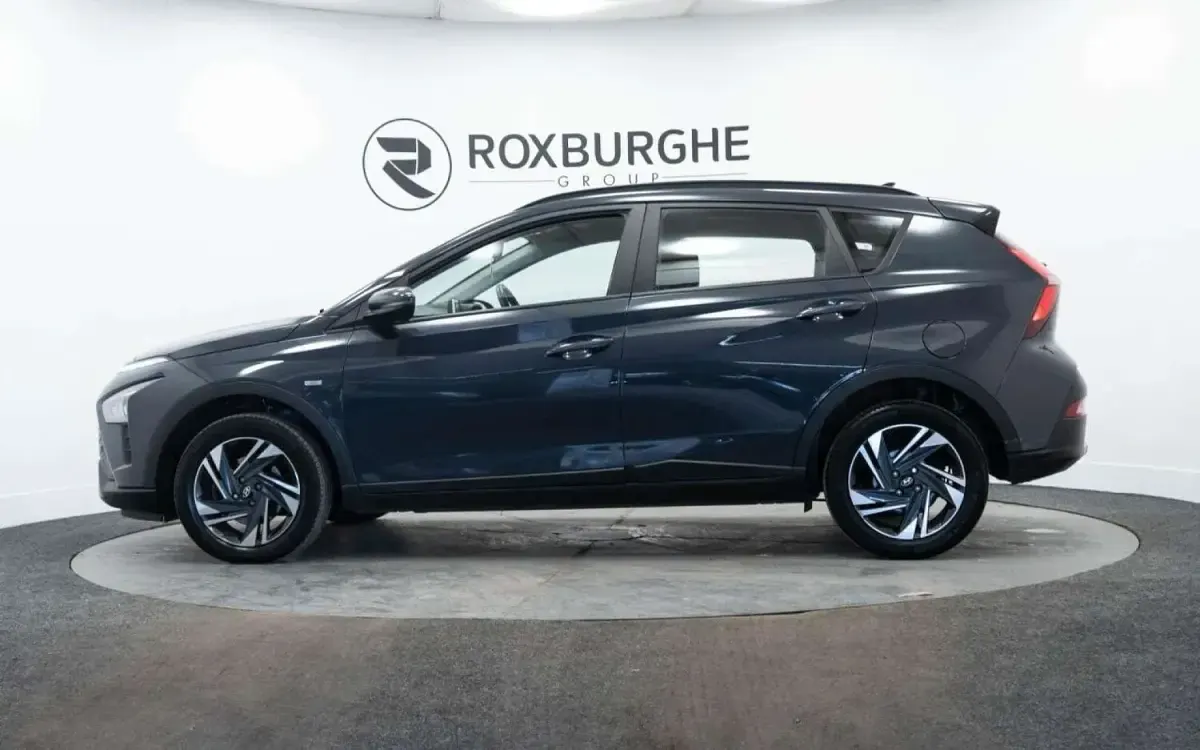 Begagnad Hyundai Bayon SE 100 HK (73 kW) 2023 Grå SUV
