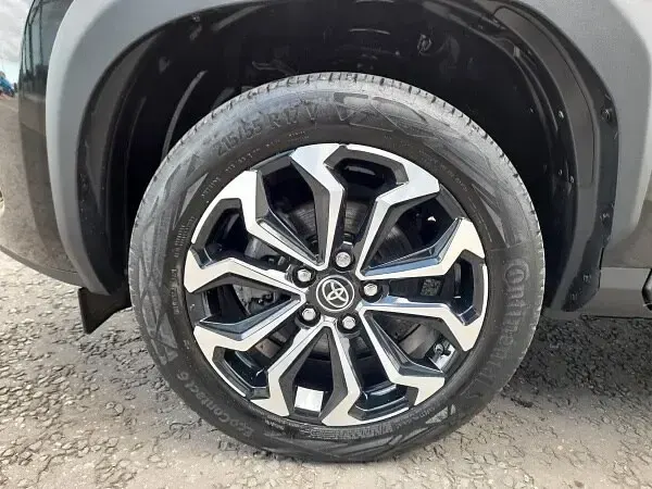Usado Toyota Yaris Hybrid Design 2022 Negro Utilitario