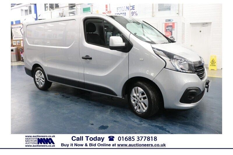 Silver Used 2019 Renault Trafic Van | £9,610 (Fair price) - Image 1/4