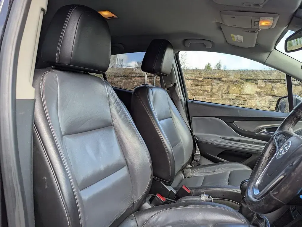 Begagnad Vauxhall Mokka S 140 HK (102 kW) 2014 Svart SUV