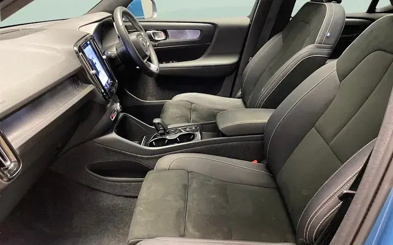 Begagnad Volvo XC40 Ultimate 262 HK (192 kW) 2023 Blå SUV