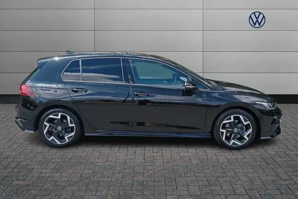 Used VW Golf VIII 150 HP (110 kW) 2025