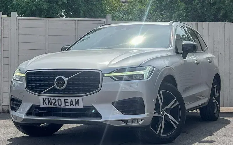 Used Volvo XC60 R-Design 197 HP (144 kW) 2021 SUV
