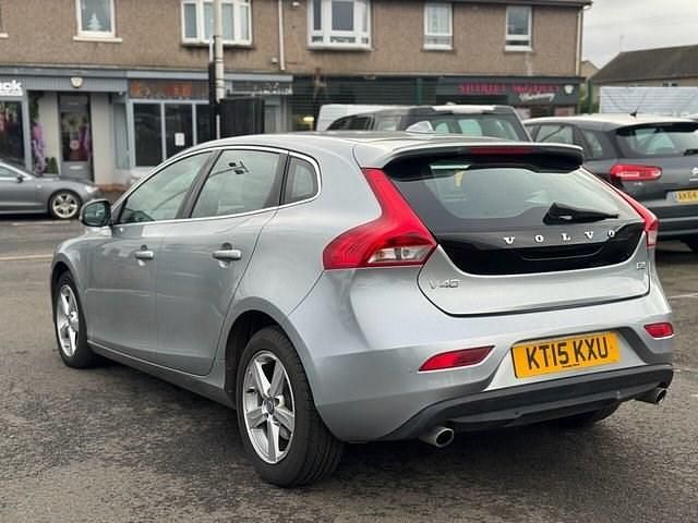 Used Volvo V40 SE 150 HP (110 kW) 2015 Silver Hatchback