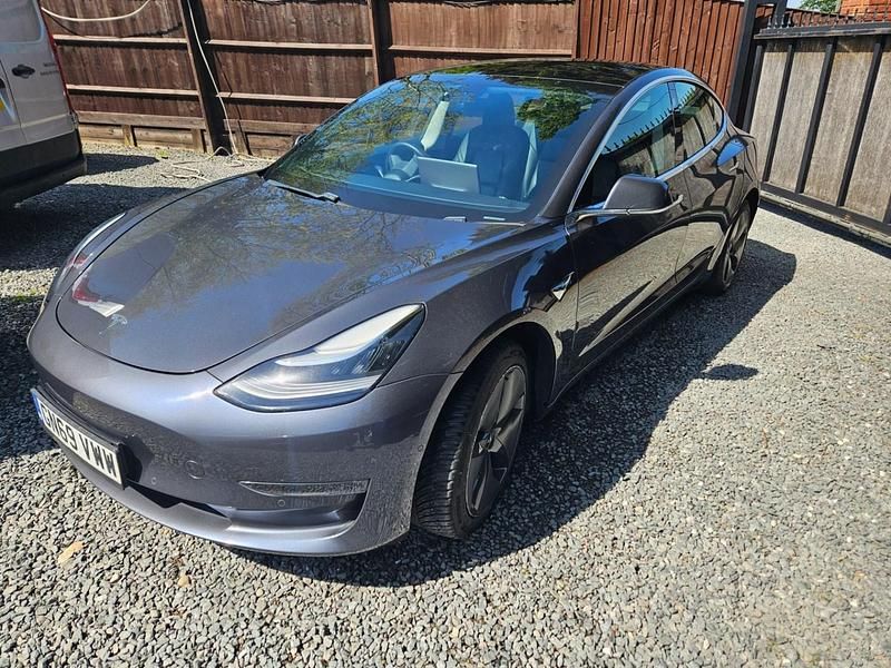 Usado Tesla Model 3 Standard Range 239 kW (325 HP) 2019 Cinzento Sedan