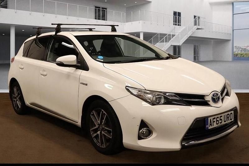 Used 2015 Toyota Auris Hybrid | £7,495 (Fair price) - Image 1/1