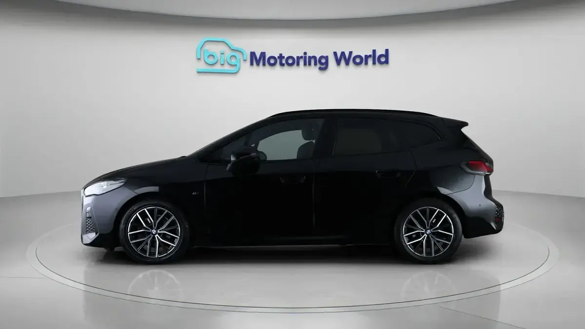 Begagnad BMW 218 Active Tourer M Sport 2022 Svart Minibuss