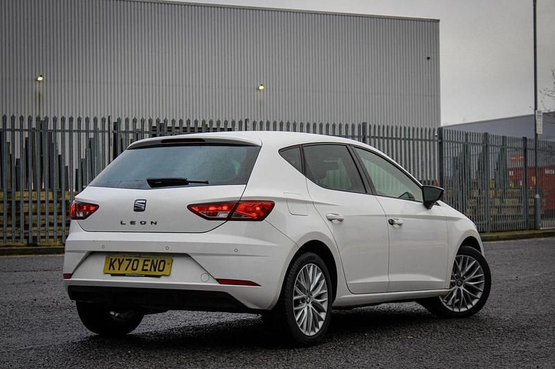 Used Seat Leon SE Dynamic 2020 White Hatchback