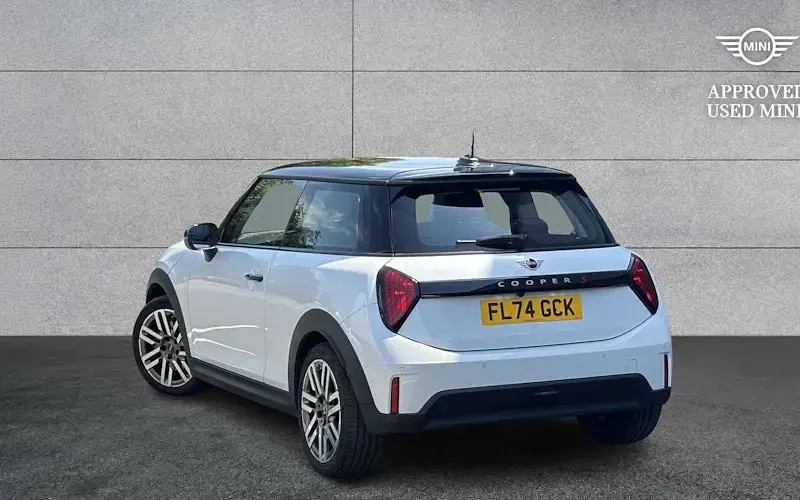 Used Mini Cooper Classic 150 kW (204 HP) 2026 Hatchback