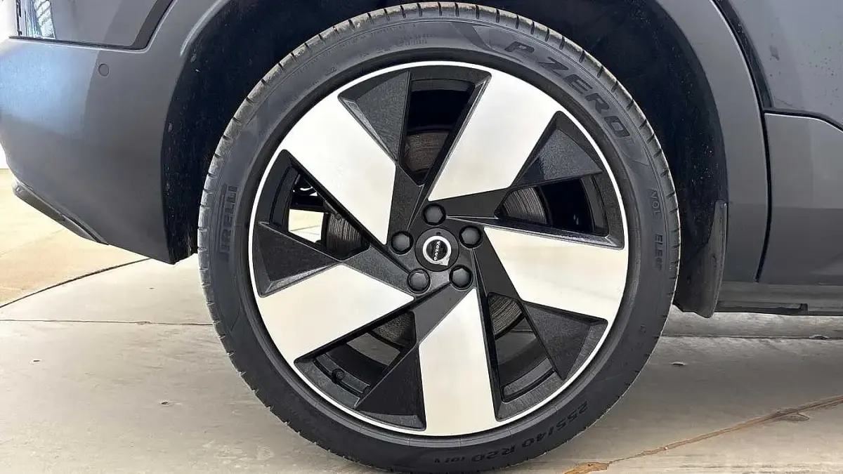 Used Volvo XC40 Ultimate 169 kW (231 HP) 2023 Black SUV