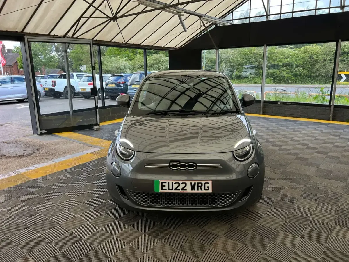 Usado Fiat 500e Icon 86 kW (118 HP) 2022 Cinzento Citadino
