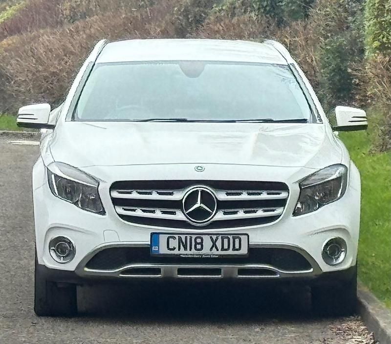 Used Mercedes GLA200 136 HP (100 kW) 2018 White SUV